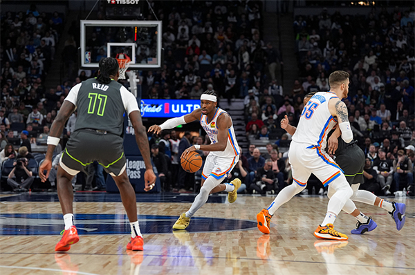 雷霆復(fù)仇！亞歷山大37分擊敗了愛德華茲并在西方的頂部定居