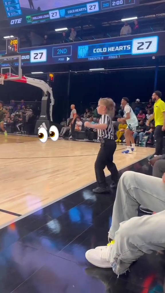 小球員見過，小裁判還是頭一次見！