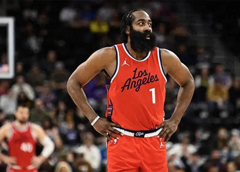 合同續(xù)簽存在嚴重差異！球隊的得分冠軍拒絕了7500萬的合同 而快船則不愿簽訂1.2億的合同