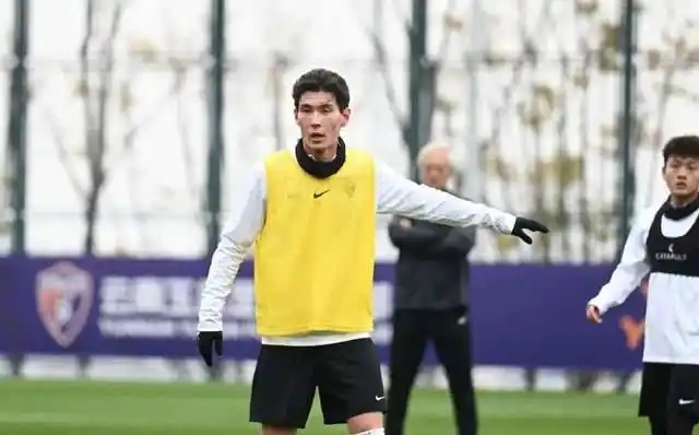 榮耀時(shí)光！侯陽(yáng)被選為國(guó)家隊(duì) 全家人一起驕傲和榮耀